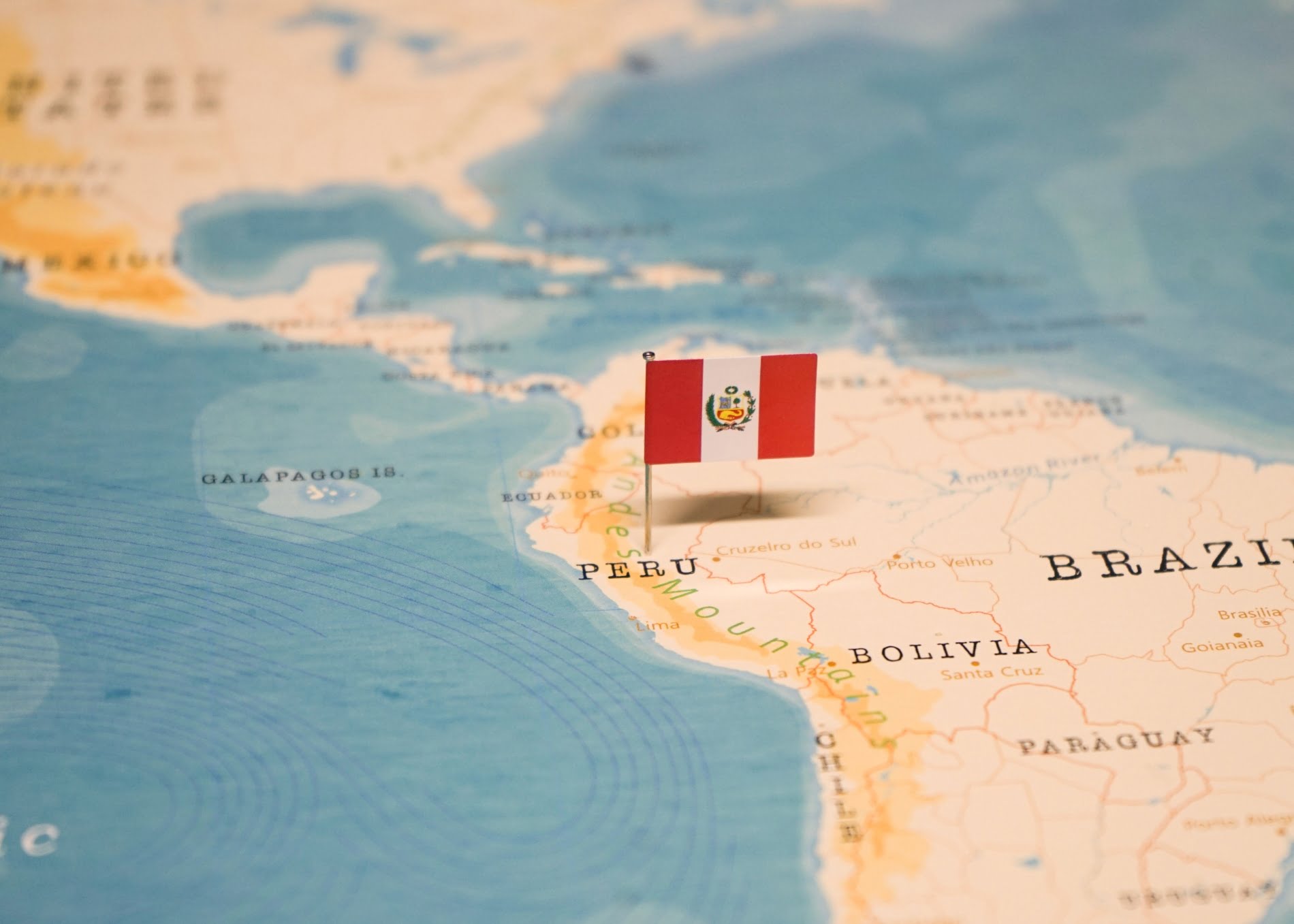 Cómo un extranjero puede constituir una empresa en Perú: Requisitos y costos.